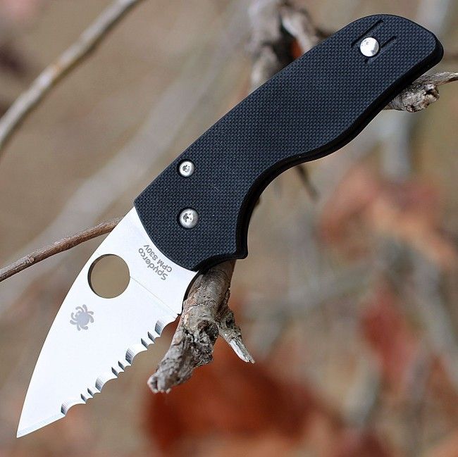 Нож складной Lil' Native - Spyderco 230GS, сталь Crucible CPM® S30V™ Satin Serrated, рукоять стеклотекстолит G10, чёрный