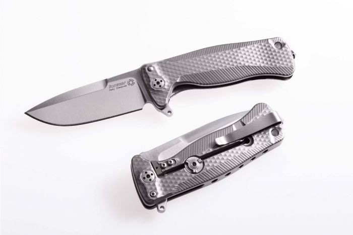 Нож складной LionSteel SR22 G (GREY) Mini, сталь Uddeholm Sleipner® Satin, рукоять титан по технологии Solid®, серый